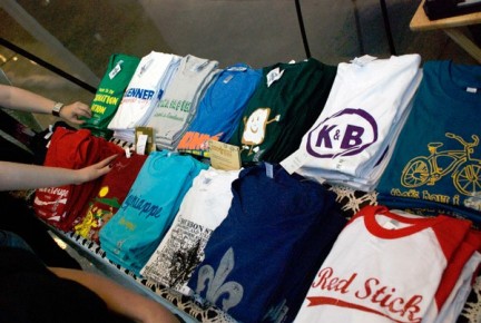 impresiones en playeras, bordado en camisas en Houston, camisas personalizadas, serigrafia
